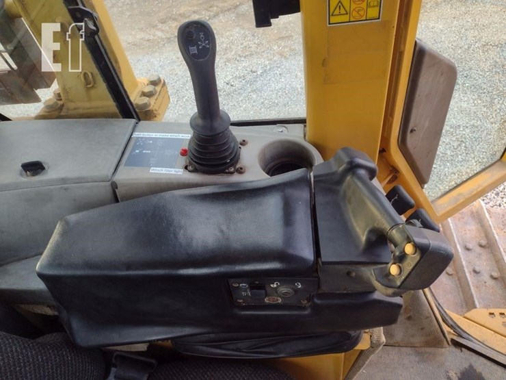 2006-caterpillar-d5n-xl-image-9