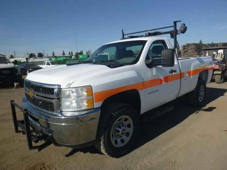 2014-chevrolet-3500hd-image-1