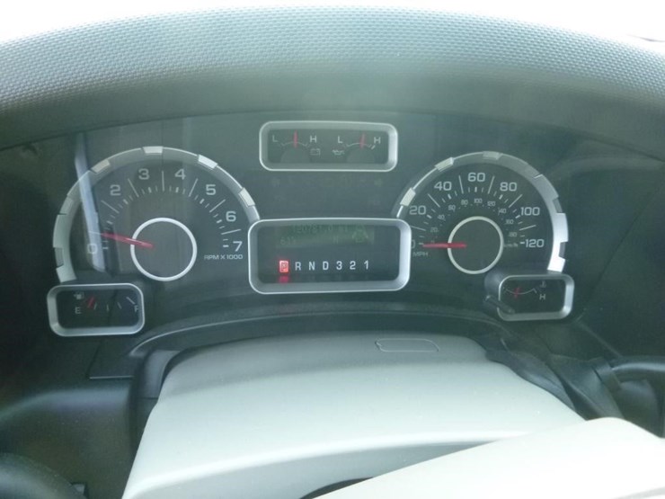 2011-ford-expedition-image-14