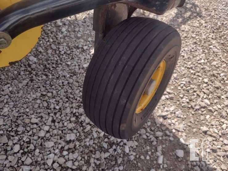 new-holland-roll-belt-450-image-23
