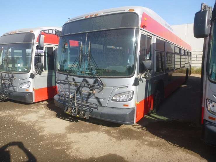 2013-new-flyer-xcelsior-passenger-bus-image-1