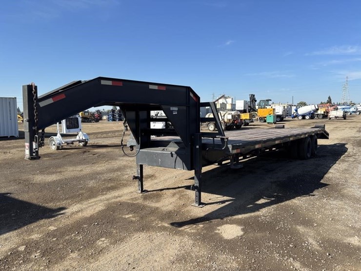 2006-top-hat-t/a-gn-equipment-trailer-image-1