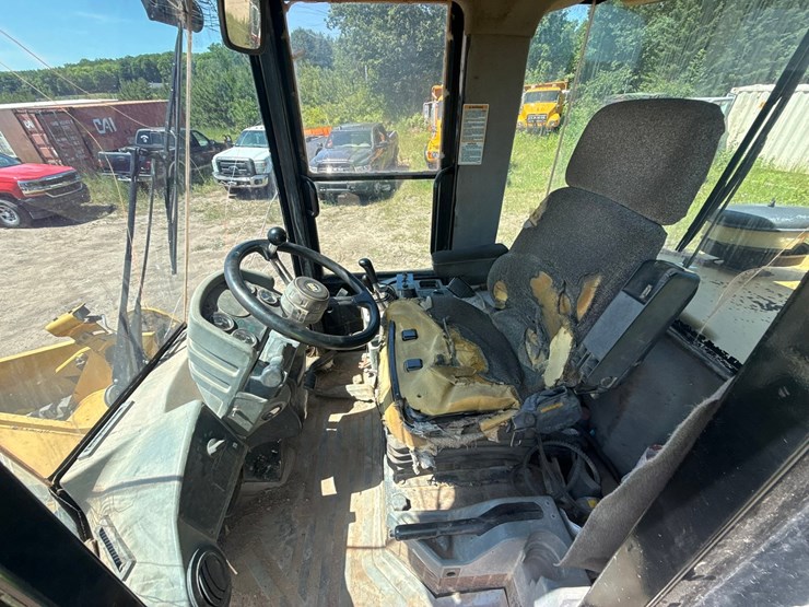 caterpillar-928g-image-95