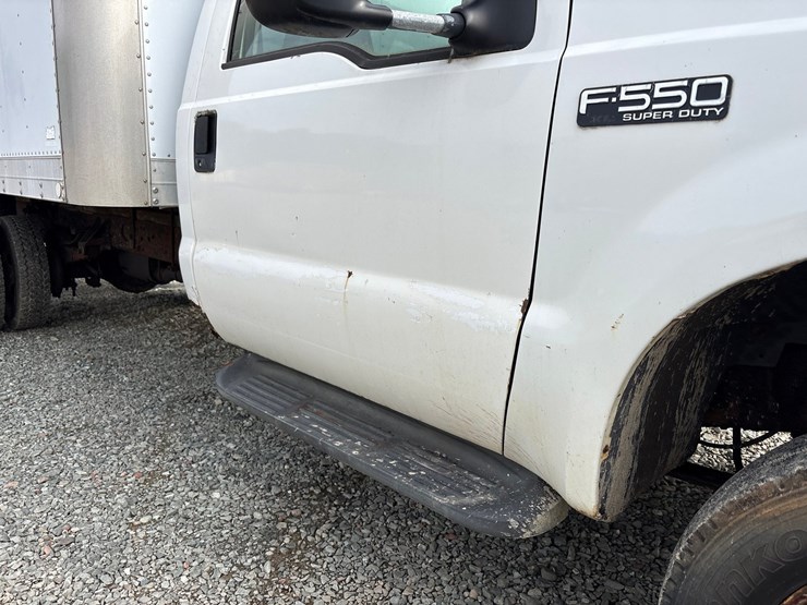 1999-ford-f550-image-16
