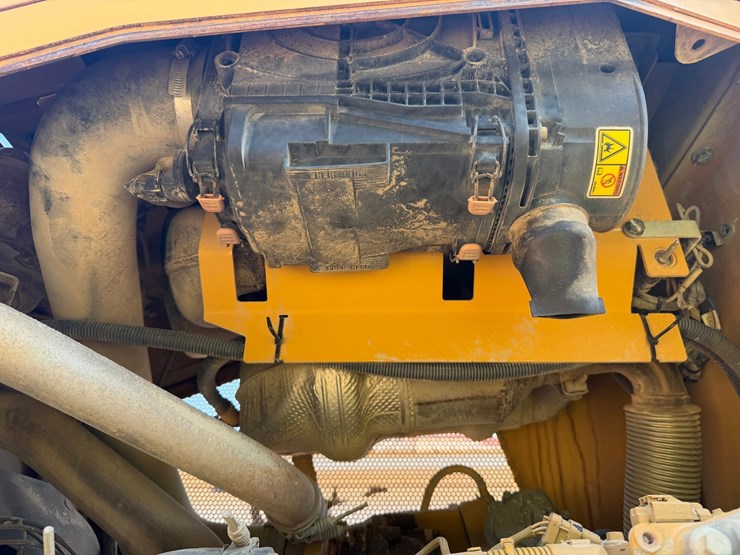 caterpillar-d5k2-lgp-image-89