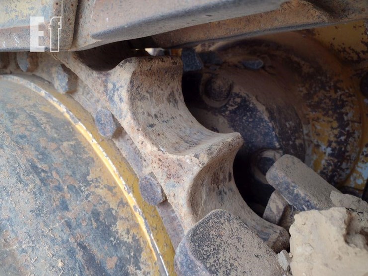 2016-deere-850k-image-32