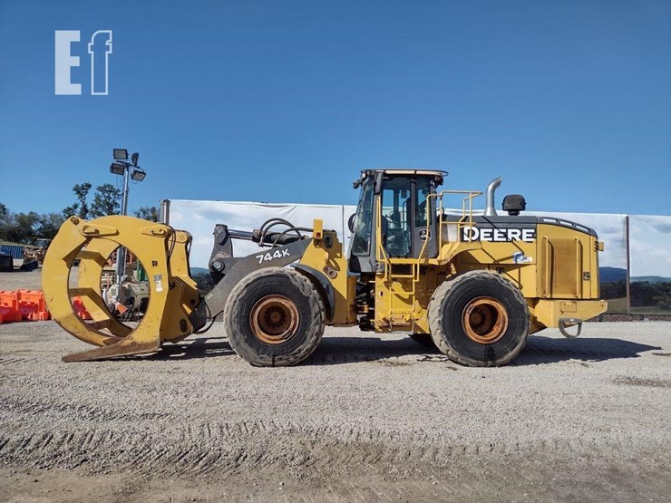 2012-deere-744k-image-1