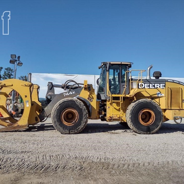 2012 DEERE 744K
