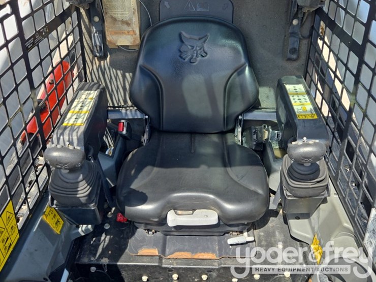 2023-bobcat-t595-image-45