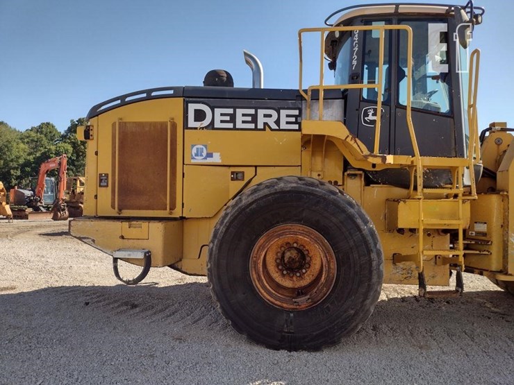 2012-deere-744k-image-34