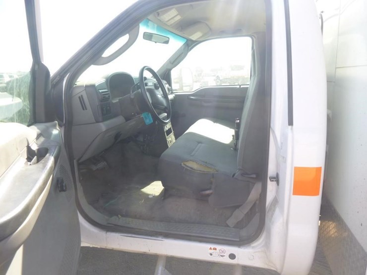 2005-ford-f450-image-9