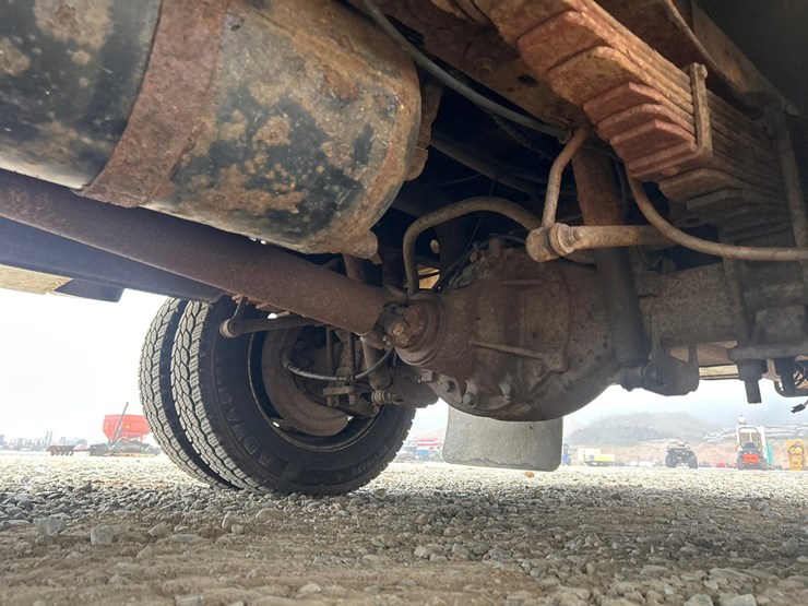 2006-ford-f550-image-23