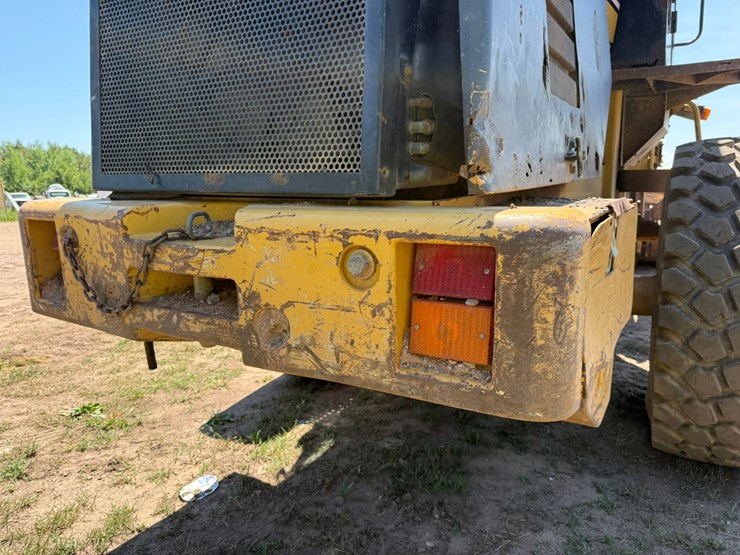 caterpillar-928g-image-48