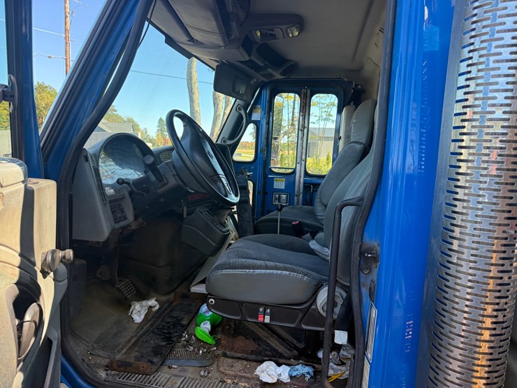 2002-international-durastar-4300-image-38