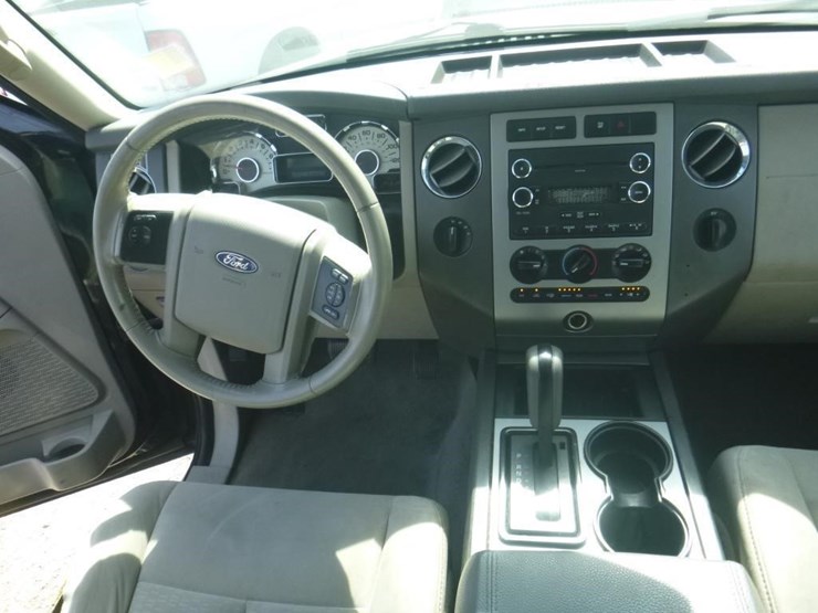 2012-ford-expedition-image-9