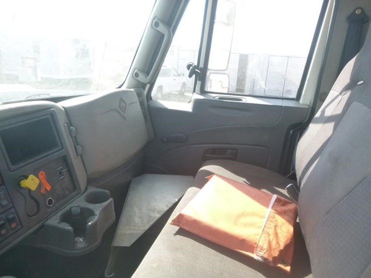 2003-international-workstar-7300-image-10