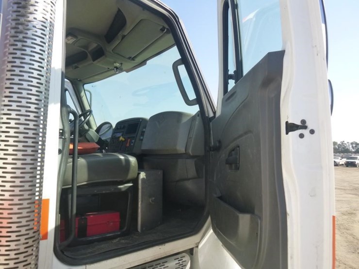 2003-international-workstar-7300-image-44