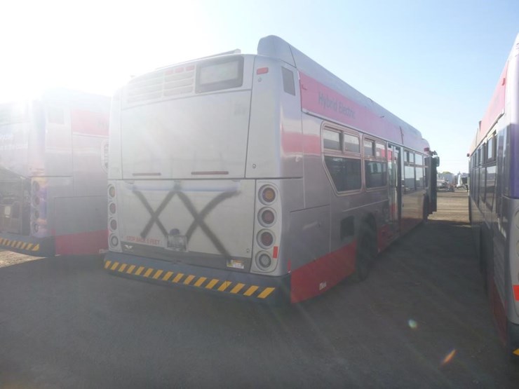 2013-new-flyer-xcelsior-passenger-bus-image-3