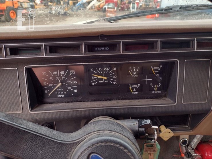 1993-ford-f700-image-10