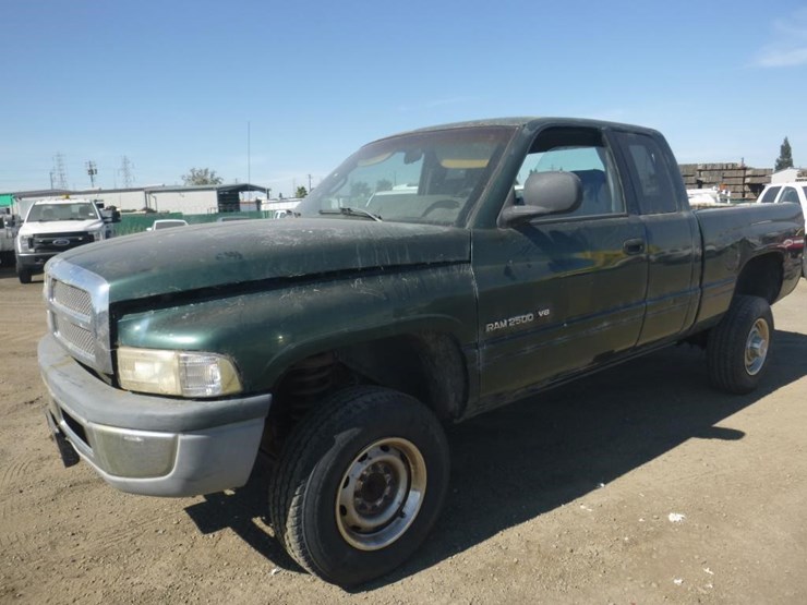 2001-dodge-ram-2500-image-1