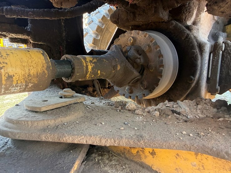 caterpillar-928g-image-73
