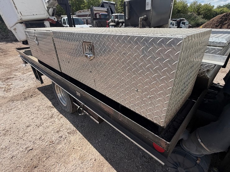 2006-chevrolet-w3500-image-23