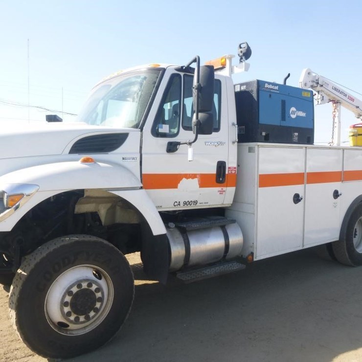 2003 INTERNATIONAL WORKSTAR 7300