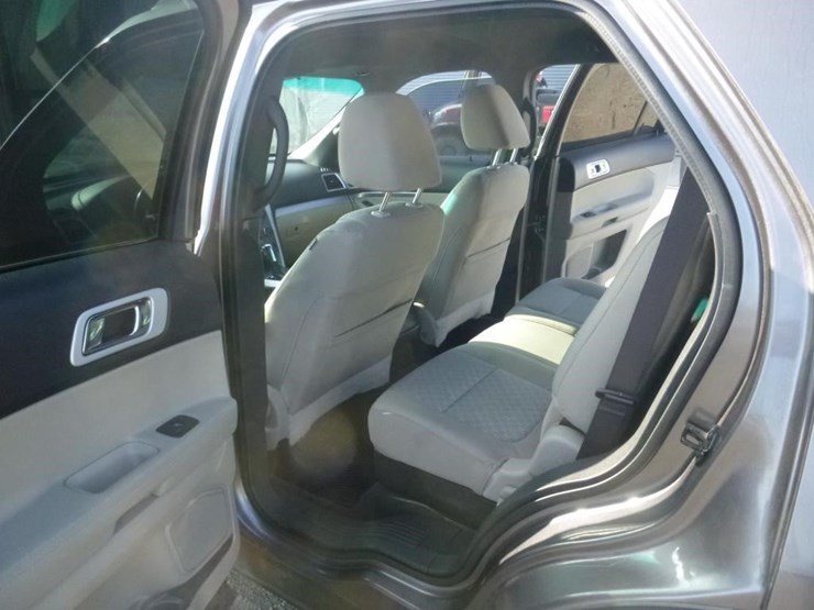 2012-ford-explorer-image-7