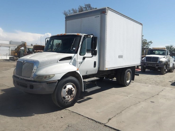 2004-international-durastar-4200-image-1