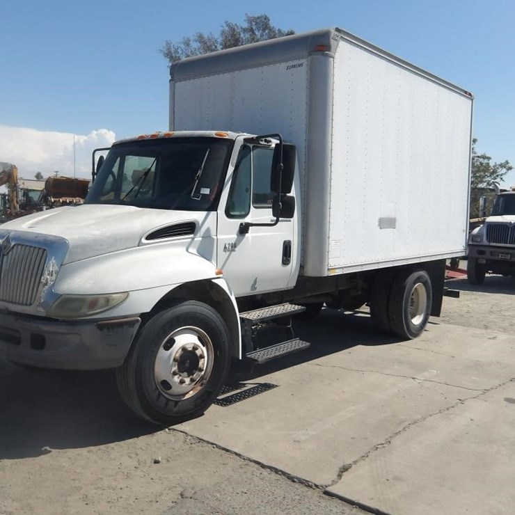 2004 INTERNATIONAL DURASTAR 4200