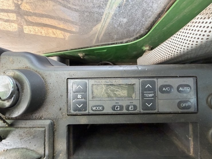 2011-deere-2454d-image-66