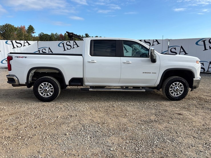 2022-chevrolet-2500-image-6
