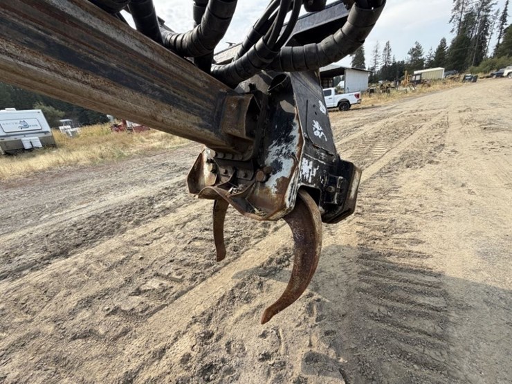 2011-deere-2454d-image-34