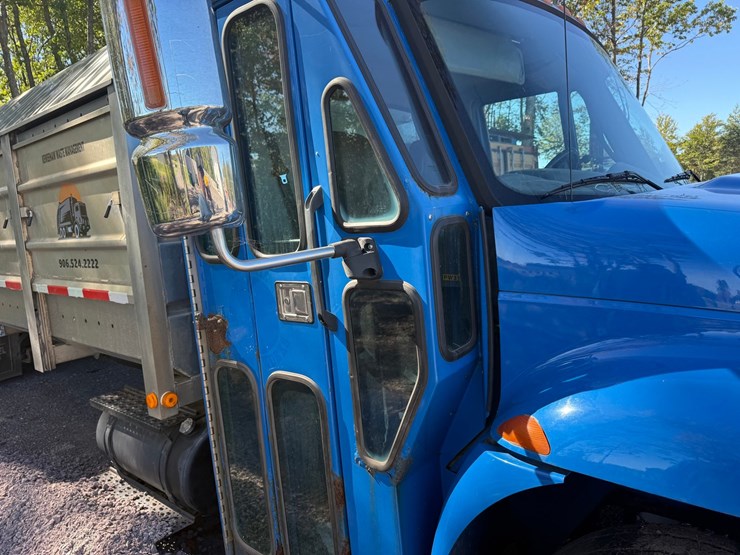2002-international-durastar-4300-image-35