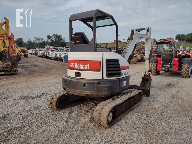 2010-bobcat-e35-image-33