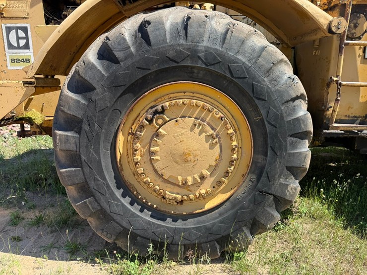caterpillar-824b-image-100