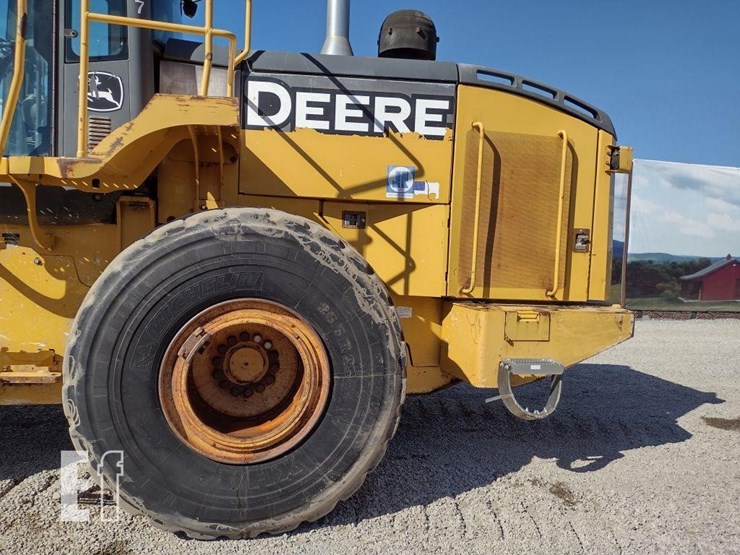 2012-deere-744k-image-26
