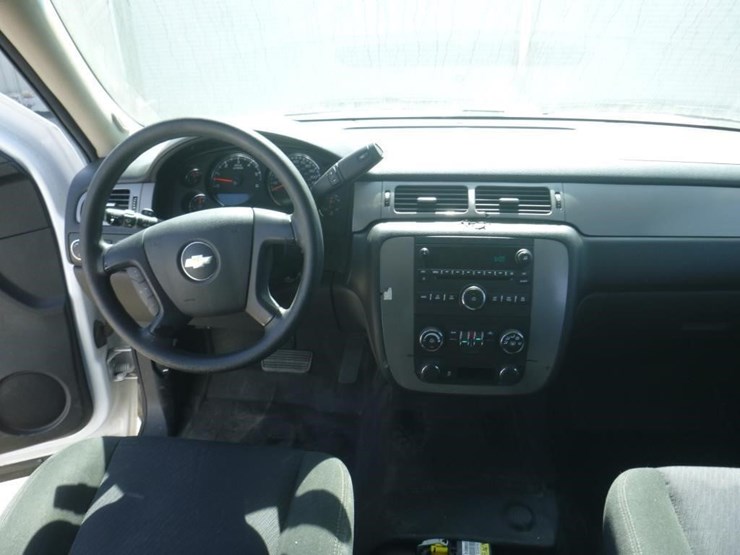 2014-chevrolet-tahoe-image-9