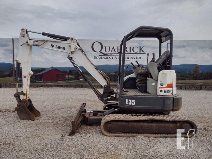 2010-bobcat-e35-image-1