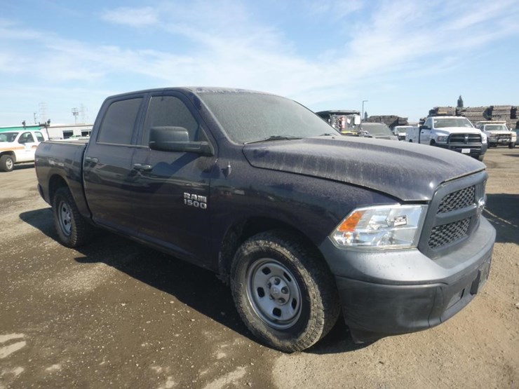 2017-dodge-1500-image-2