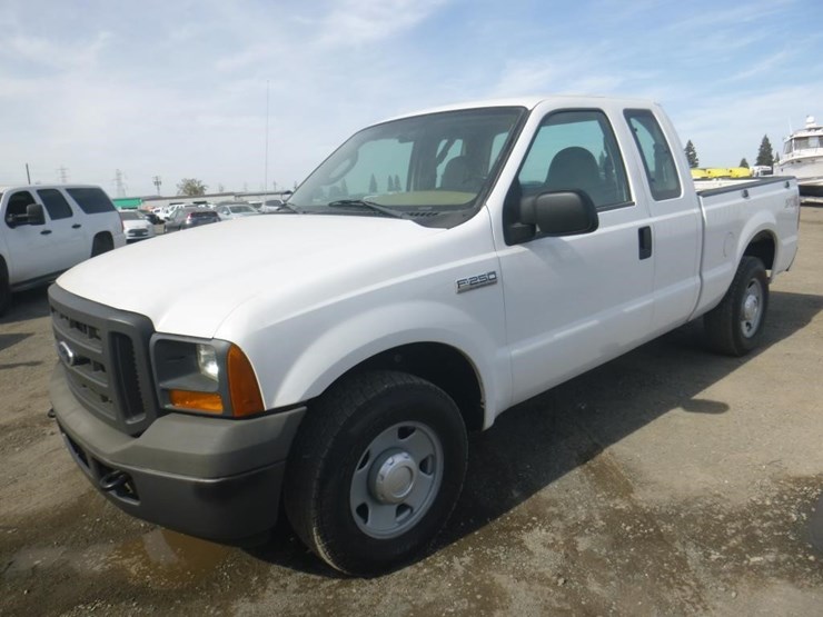 2005-ford-f250-image-1