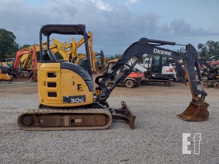 2017-deere-30g-image-3