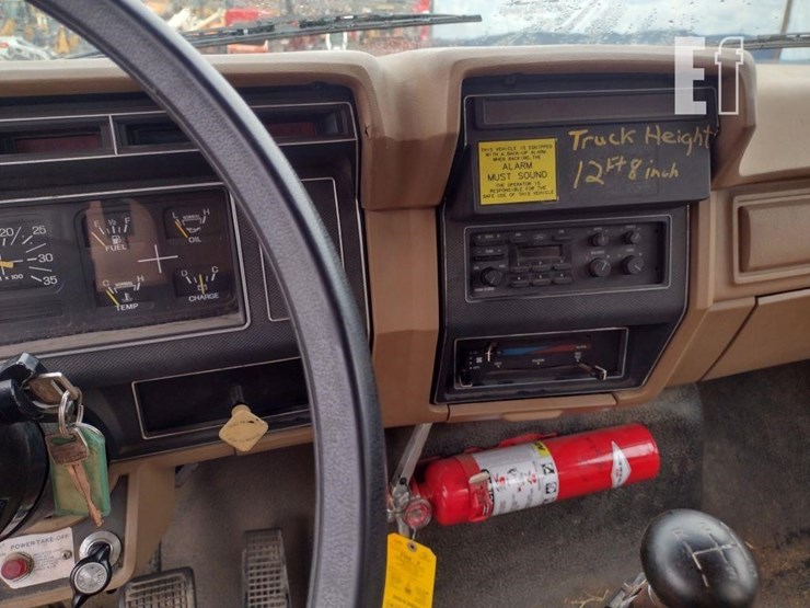 1993-ford-f700-image-11