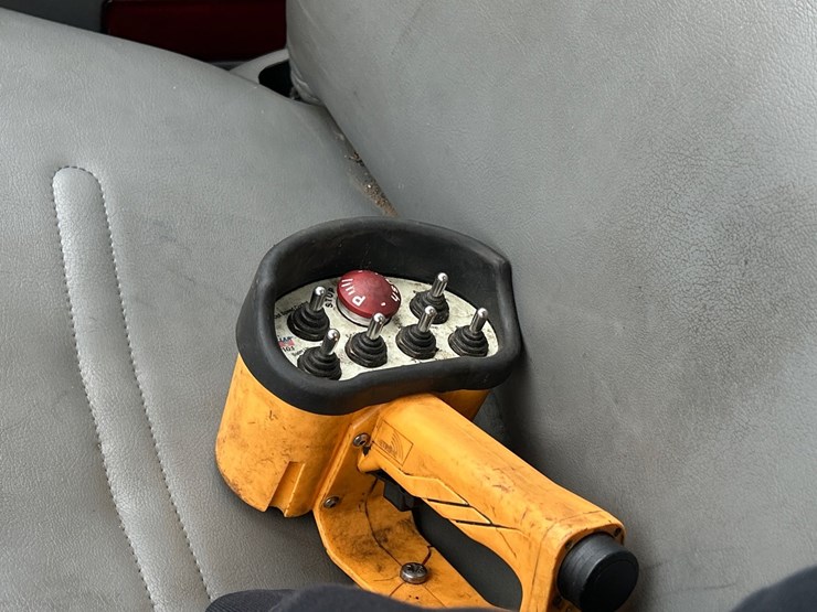 2006-ford-f550-image-56