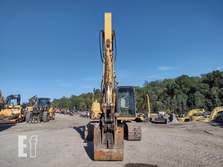 2005-deere-120c-image-2