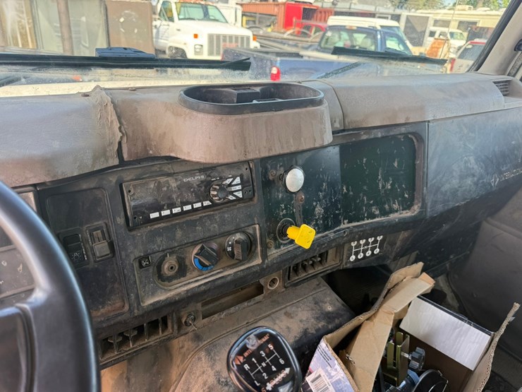 2000-international-4700-image-21