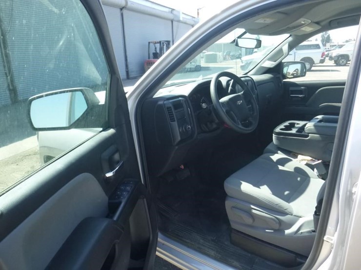 2018-chevrolet-1500-image-5