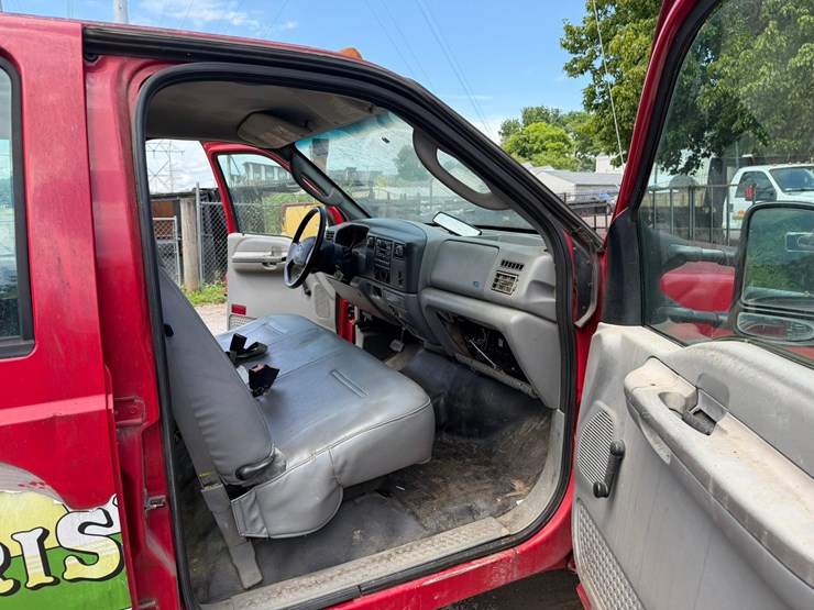 2004-ford-f450-image-42
