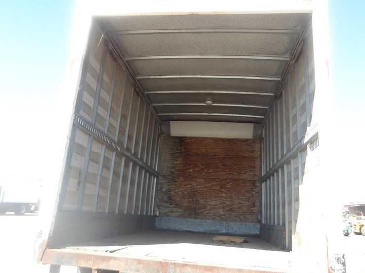 2004-international-durastar-4200-image-5
