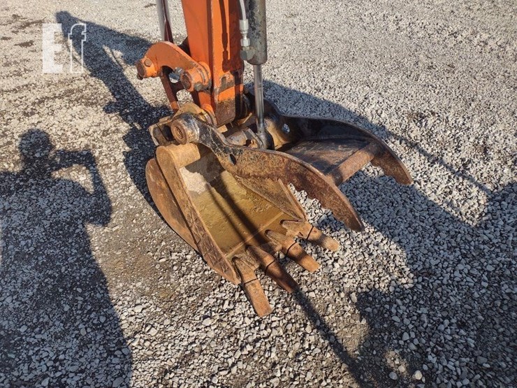 2011-hitachi-zx35u-3-image-22